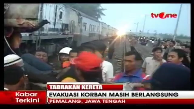 Incidente ferroviario in Indonesia, decine di vittime