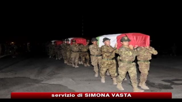 Le salme dei 4 alpini domani in Italia, martedì funerali solenni