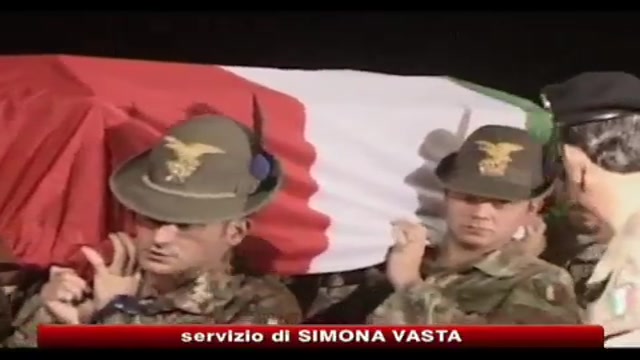 Oggi in Italia le salme dei 4 alpini, domani funerali solenni