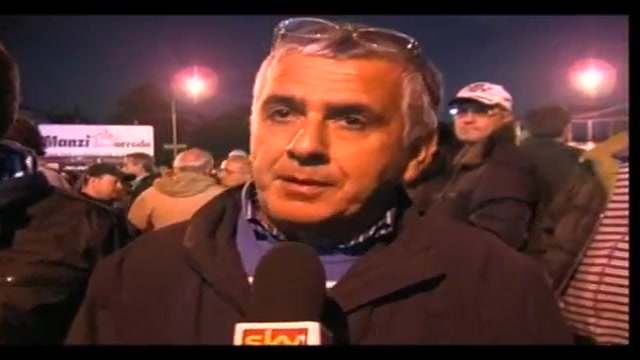 Napoli, gli abitanti di Terzigno protestano contro la discarica