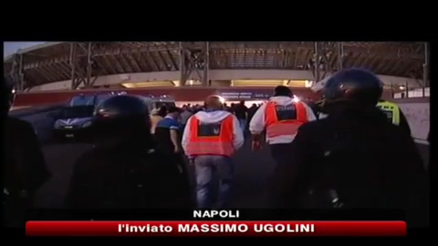 Napoli-Liverpool, scontri tra tifosi: 2 poliziotti feriti