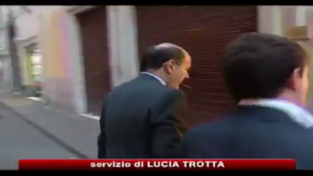 Bersani: Fli stacchi spina al governo, no a esecutivo Maroni
