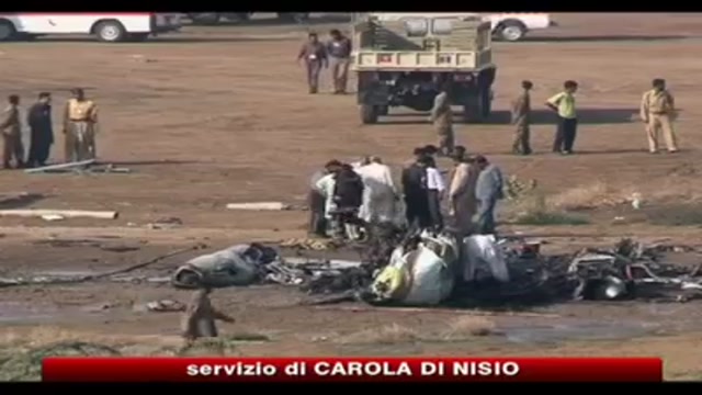 Pakistan, precipita aereo charter Eni: morto un italiano
