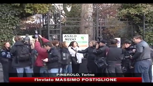 Asilo Pinerolo, alcune famiglie solidarizzano con le maestre