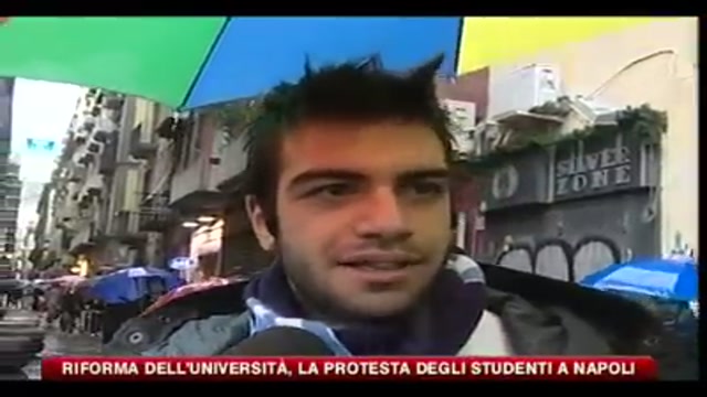 Riforma dell'Università, la protesta degli studenti a Napoli