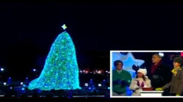 Stati Uniti, acceso l'albero di Natale alla Casa Bianca