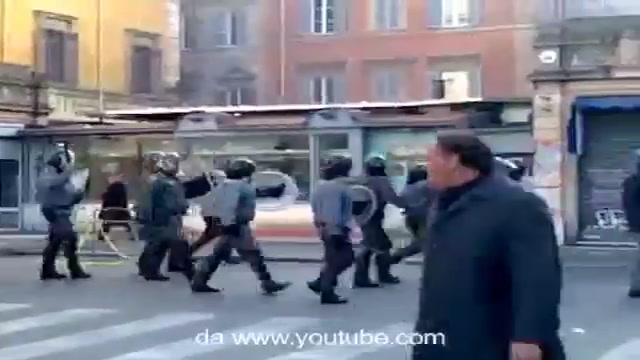 4 - B-day: scontri a Roma
