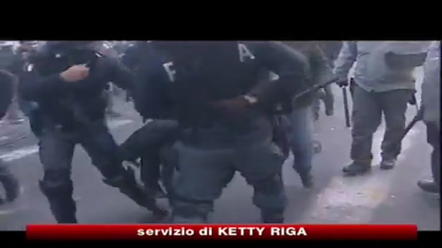 Gli scontri a Roma e i sospetti del Pd sugli agenti inflitrati