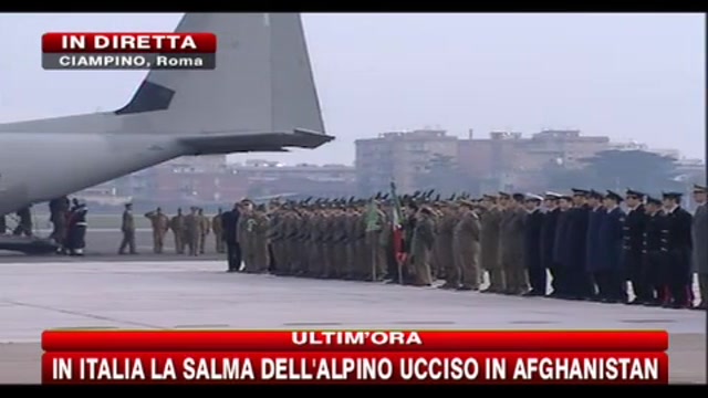 In Italia la salma dell'alpino ucciso in Afghanistan