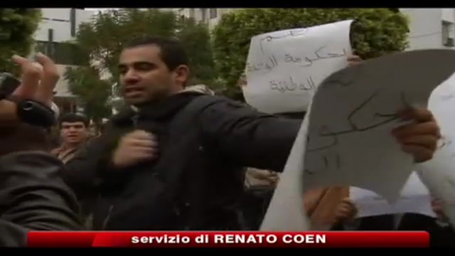 Tunisia, in piazza per chiedere dimissioni del governo