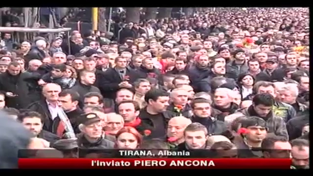 Tirana, il ricordo delle vittime