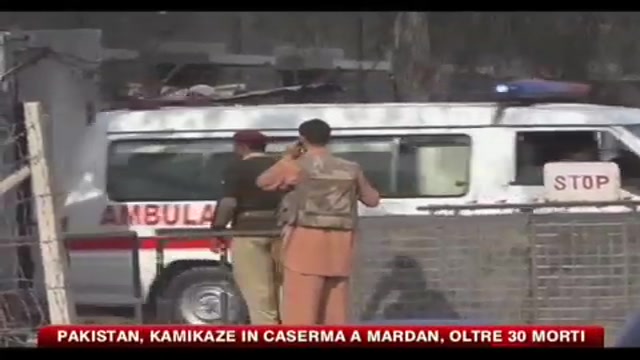 Pakistan, kamikaze in caserma a Markan, oltre 30 morti