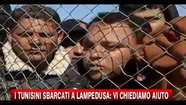 I tunisini sbarcati a Lampedusa: Vi chiediamo aiuto