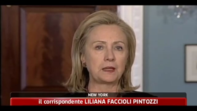 Hillary Clinton: condanniamo le violenze in corso a Tripoli