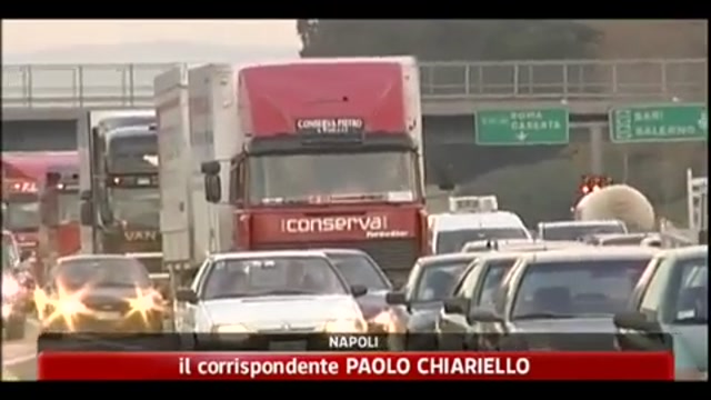 Depredavano i tir lungo la Napoli-Roma, in 8 agli arresti