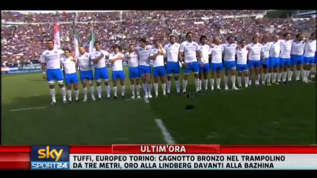 L'Italia canta l'inno nazionale