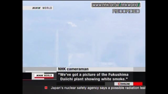 Sisma Giappone, una nube di fumo si alza dal reattore 3