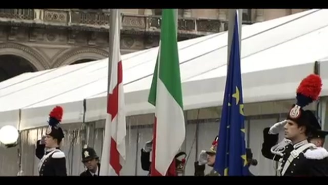 Italia 150, a Milano in piazza contestato leghista Salvini
