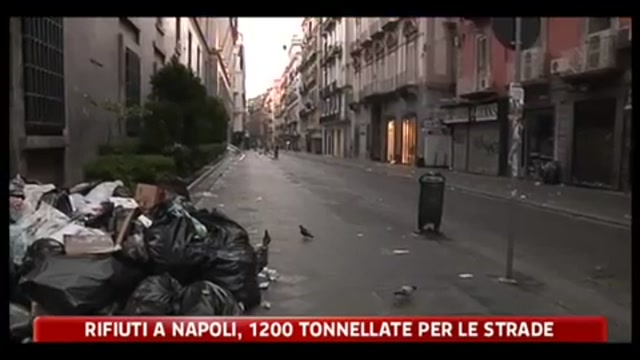 Rifiuti Napoli, il Comune: Pasqua sarà peggio di Natale