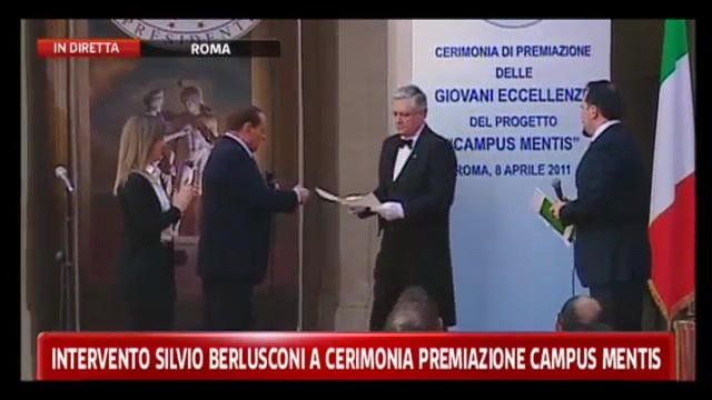 Berlusconi e i nuovi invitati al Bunga bunga