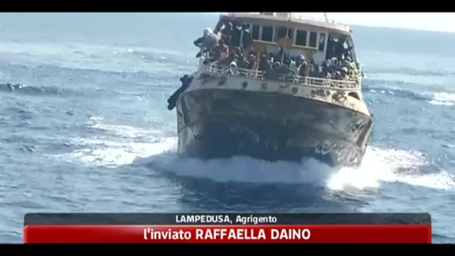 Lampedusa, partiti a bordo della Flaminia 1000 migranti