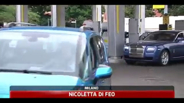 Nuovo record storico benzina, verde sfiora 1,6 euro al litro