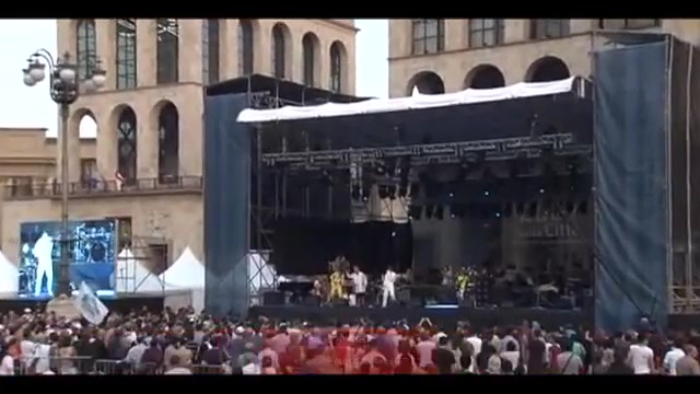 D'Alessio diserta il concerto per Letizia Moratti