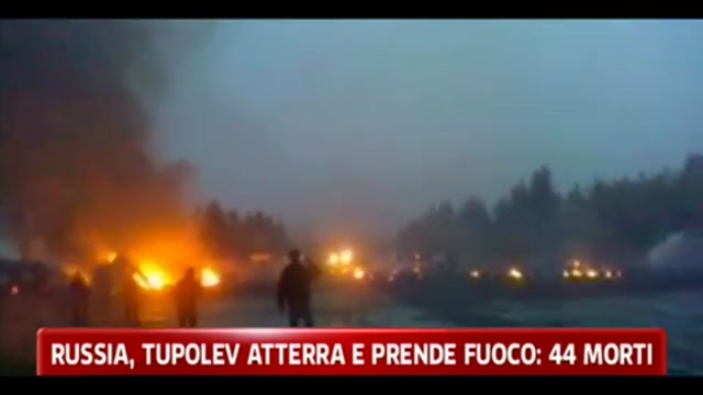 Russia, Tupolev atterra e prende fuoco: 44 morti