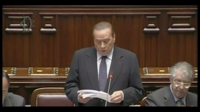 Berlusconi: è un grande sacrificio rimanere a palazzo Chigi