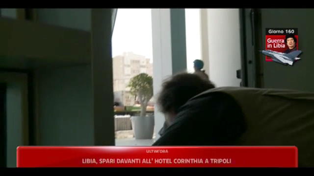 Libia, spari davanti all'hotel Corinthia a Tripoli
