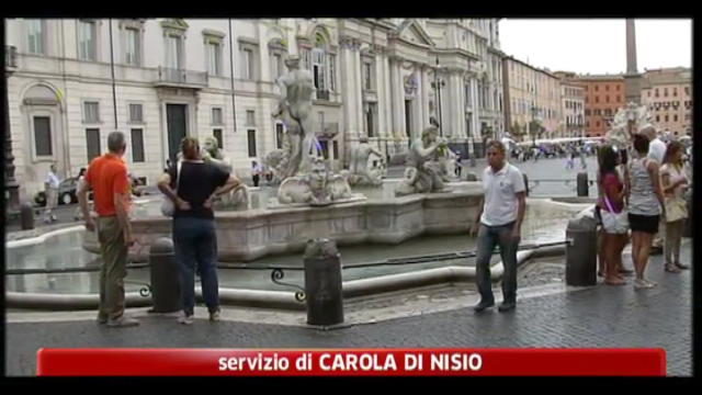 Roma, fontana di Piazza Navona danneggiata: caccia al vandalo
