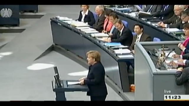 Crisi del debito, Merkel: euro non fallirà