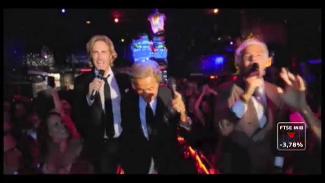 New York, Valentino canta "My Way" al karaoke 
