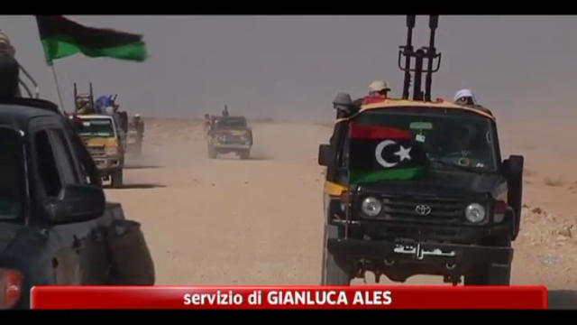 Libia, offensiva ribelle contro Sirte, violenti scontri