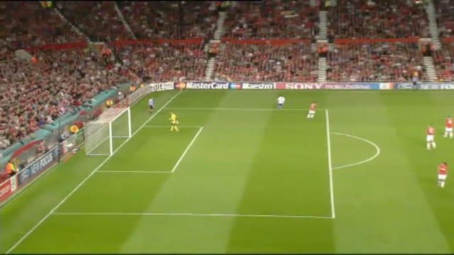 Manchester United-Basilea, cartellino giallo Frei (34')