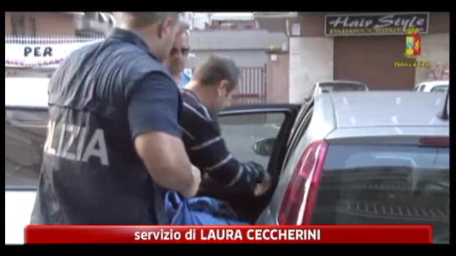 Roma, 12 persone in manette per droga