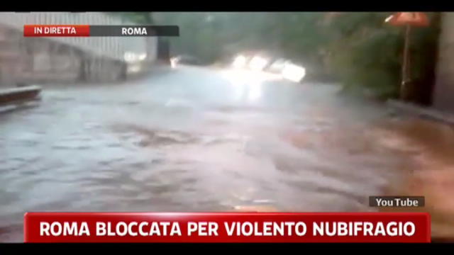 Roma bloccata per violento nubifragio