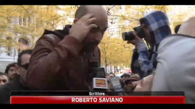 USA, Saviano a NY con gli Indignados di "Occupy Wall Street"