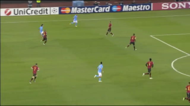 Napoli-Manchester City 2-1, gol di Cavani (49')
