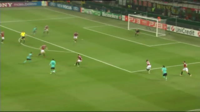 Milan - Barcellona 0-1, autogol di Van Bommel (14')