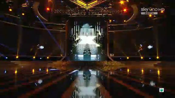 Secondo Live Show! Alessandro ci dà il benvenuto!