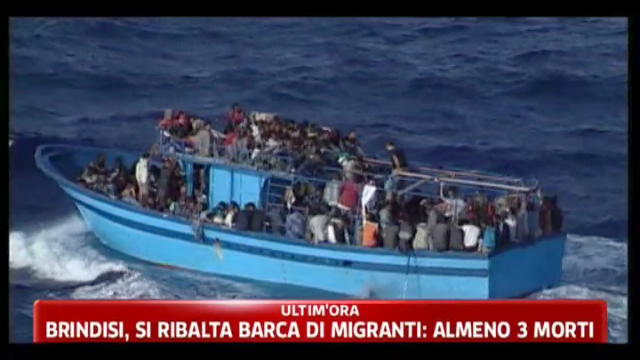 Brindisi, si ribalta barca migranti