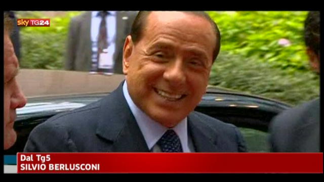 Berlusconi: mie dimissioni per senso responsabilità