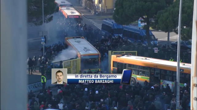 Atalanta-Milan, scontri fuori dallo stadio