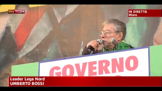 Milano, Bossi a Berlusconi "Fai cadere il governo Monti"