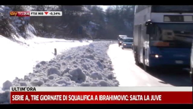 Emergenza neve, situazione critica a nord di Roma