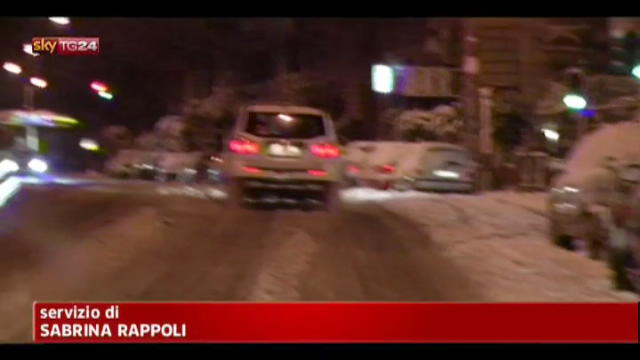 Neve a Roma, traffico scarso e poca gente in strada