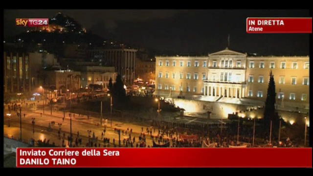 Misure anticirisi, scontri  davanti al parlamento greco
