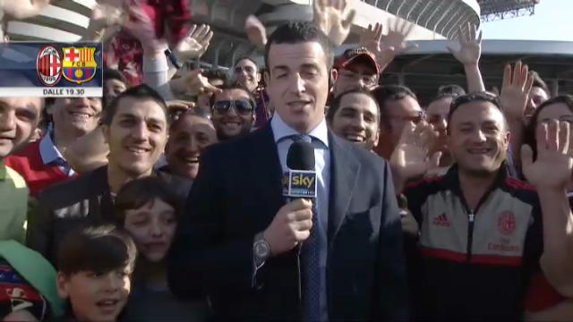 Milan-Barcellona, i tifosi in attesa davanti a San Siro