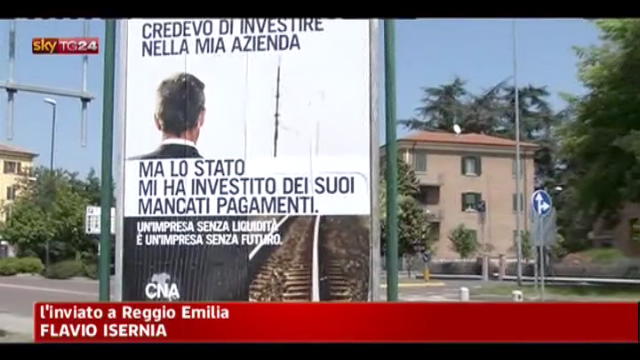 Imprenditori suicidi, campagna shock a Reggio Emilia